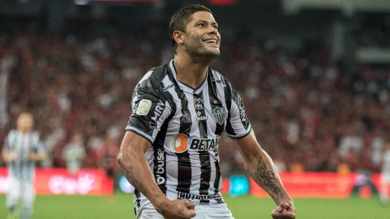 hulk-comemora-segundo-gol-do-atletico-mg-contra-o-athletico-pr-pelo-segundo-jogo-da-final-da-copa-do-brasil-1639621687127_v2_900x506